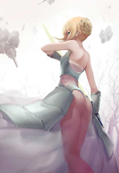 Anime picture 1000x1453 with fate (series) fate/stay night type-moon artoria pendragon (all) saber yomi yasou single tall image fringe light erotic blonde hair standing green eyes ass braid (braids) from behind midriff back bare back girl