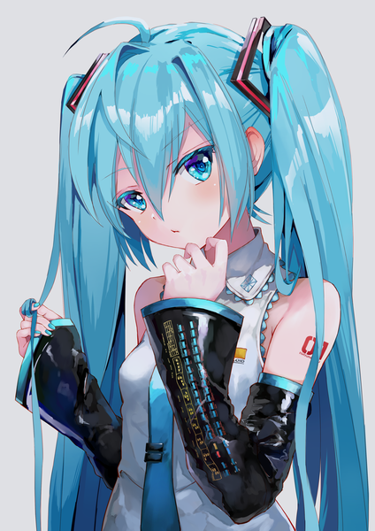 Anime-Bild 1800x2546 mit vocaloid hatsune miku takepon1123 single long hair tall image looking at viewer blush fringe highres simple background hair between eyes twintails bare shoulders payot upper body ahoge nail polish head tilt aqua eyes