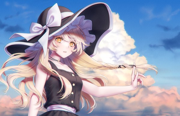Anime picture 2022x1302 with touhou kirisame marisa torinari (dtvisu) single long hair looking at viewer highres blonde hair yellow eyes sky cloud (clouds) upper body outdoors braid (braids) sleeveless outstretched arm side braid summer adapted costume girl