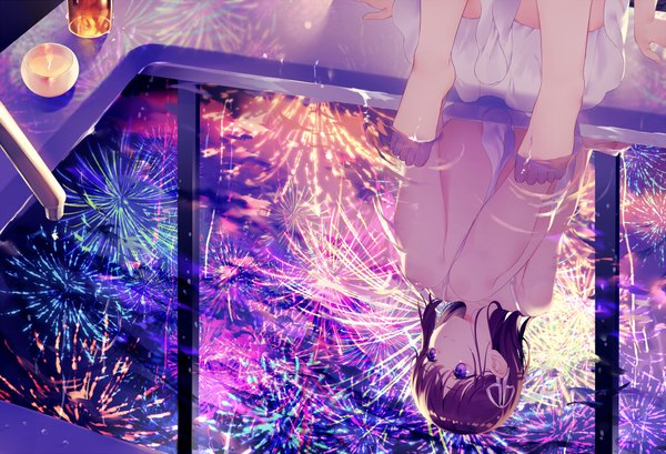 Anime picture 1000x682 with original achiki single fringe short hair smile hair between eyes brown hair sitting purple eyes bare shoulders payot looking away outdoors barefoot light smile night arm support shadow night sky