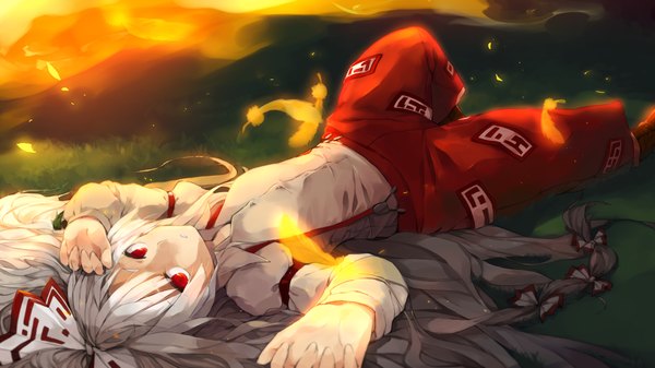 Anime picture 1600x900 with touhou fujiwara no mokou mikuru rumisora single looking at viewer red eyes wide image white hair lying very long hair girl bow hair bow pants feather (feathers) blouse