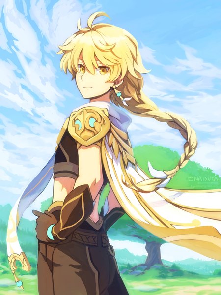 Anime picture 1200x1600 with genshin impact aether (genshin impact) natsuya (kuttuki) single long hair tall image looking at viewer fringe blonde hair hair between eyes standing signed yellow eyes sky cloud (clouds) outdoors braid (braids) single braid hands on hips boy