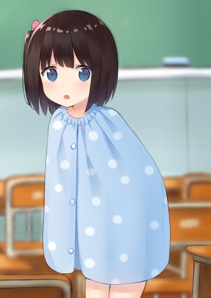 Anime picture 1200x1697 with original kake kan single tall image looking at viewer blush fringe short hair open mouth blue eyes brown hair standing indoors blurry loli depth of field one side up polka dot classroom girl