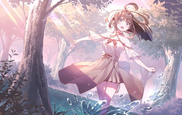 Anime picture 1600x1013 with original koh rd single long hair looking at viewer blush fringe open mouth smile hair between eyes brown hair standing outdoors :d barefoot wind sunlight standing on one leg spread arms sunbeam