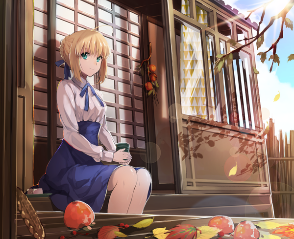 Anime picture 1600x1304 with fate (series) fate/stay night type-moon artoria pendragon (all) saber ice (ice aptx) single long hair looking at viewer fringe blonde hair smile sitting holding green eyes sky cloud (clouds) ahoge bent knee (knees) braid (braids)