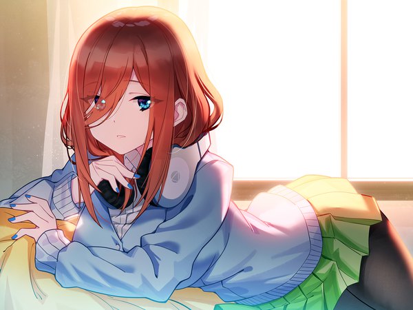 Anime picture 2000x1500 with go-toubun no hanayome nakano miku zhanzheng zi single long hair looking at viewer blush fringe breasts blue eyes brown hair payot indoors lying long sleeves nail polish pleated skirt hair over one eye on side backlighting