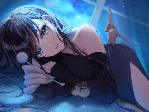 Anime picture 4000x3000 with original magako single long hair looking at viewer fringe highres black hair holding absurdres indoors lying long sleeves nail polish aqua eyes fingernails blurry off shoulder night sparkle