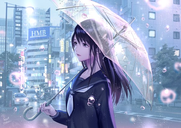 Anime picture 1344x950 with original midori foo long hair fringe black hair hair between eyes standing holding signed looking away upper body outdoors parted lips blurry grey eyes city solo focus rain street transparent umbrella