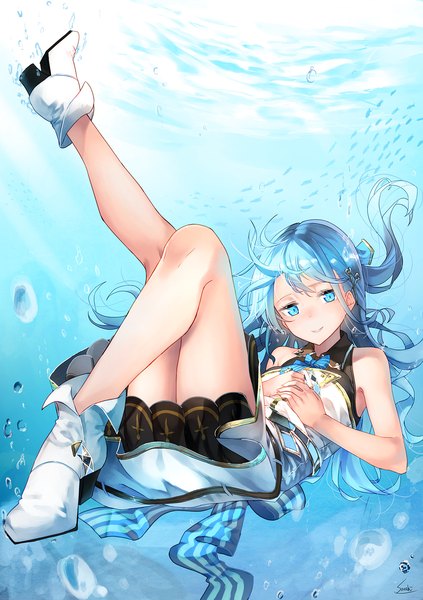 Anime picture 1235x1750 with original lee-chan (saraki) saraki single long hair tall image looking at viewer blue eyes smile signed blue hair bent knee (knees) high heels sleeveless flat chest underwater leg up girl dress shoes