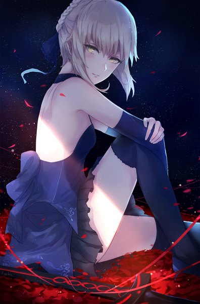 Anime picture 746x1128 with fate (series) fate/grand order fate/stay night artoria pendragon (all) saber saber alter kachi single tall image looking at viewer blush short hair blonde hair smile sitting bare shoulders yellow eyes payot bent knee (knees) braid (braids)