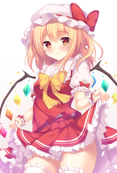 Anime picture 582x860 with touhou flandre scarlet tomoo (tomo) single tall image looking at viewer blush short hair light erotic blonde hair red eyes girl thighhighs dress bow white thighhighs wings frills bonnet crystal