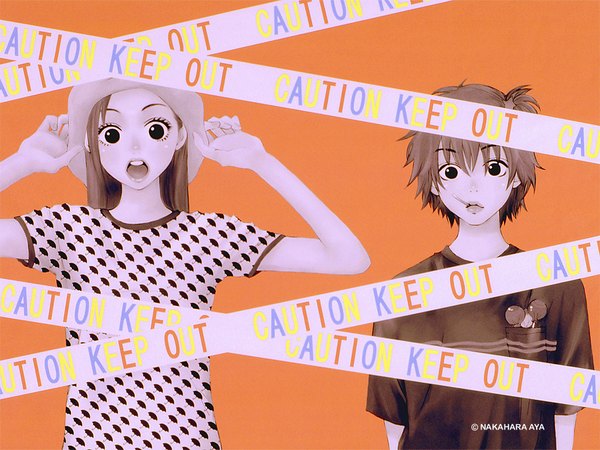 Anime picture 1024x768 with lovely complex toei animation koizumi risa ootani atsushi long hair short hair open mouth simple background brown hair couple girl boy ribbon (ribbons) hat t-shirt caution tape