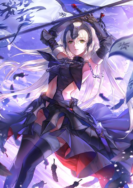 Anime-Bild 848x1200 mit fate (series) fate/grand order jeanne d'arc (fate) (all) jeanne d'arc alter (fate) jeanne d'arc alter (avenger) (third ascension) (fate) shenteita (sharkpunk) single long hair tall image looking at viewer fringe hair between eyes holding yellow eyes white hair arms up girl thighhighs gloves navel