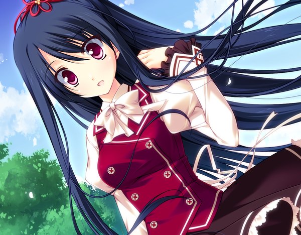 Anime picture 1024x800 with strawberry nauts yatsuka itsuki hatori piyoko single long hair open mouth black hair red eyes game cg sky cloud (clouds) surprised girl skirt uniform hair ornament ribbon (ribbons) plant (plants) school uniform miniskirt