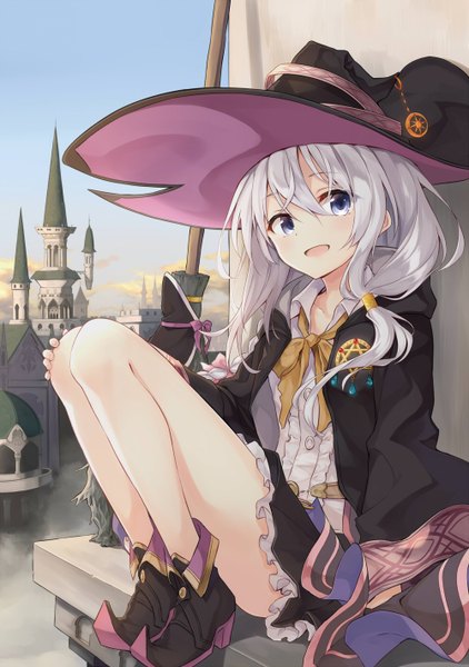 イラスト 1000x1422 と 魔女の旅々 イレイナ あずーる ソロ 長髪 長身像 赤面 前髪 開いた口 笑顔 hair between eyes 座る 紫目 payot looking away 空 銀髪 cloud (clouds) bent knee (knees) outdoors