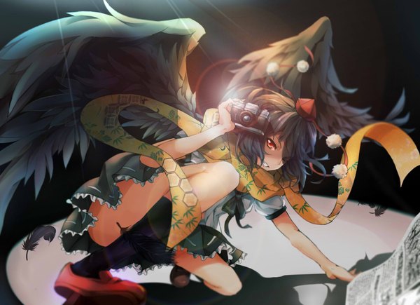Anime picture 2000x1450 with touhou shameimaru aya yue chi single looking at viewer highres short hair black hair red eyes girl skirt hat wings socks black socks feather (feathers) camera
