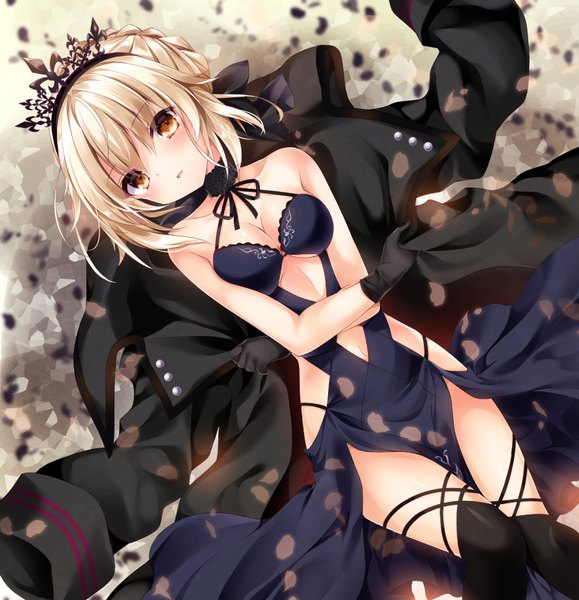 Anime picture 900x932 with fate (series) fate/grand order artoria pendragon (all) artoria pendragon (alter swimsuit rider) (fate) nogi takayoshi single tall image looking at viewer blush fringe short hair breasts open mouth light erotic blonde hair hair between eyes bare shoulders yellow eyes cleavage head tilt
