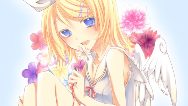 Anime picture 1600x900 with vocaloid kagamine rin yayoi (egoistic realism) short hair blue eyes blonde hair wide image bare shoulders angel wings floral background girl hair ornament flower (flowers) wings bobby pin x hair ornament