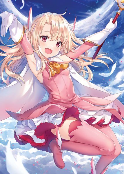 Anime picture 893x1253 with fate (series) fate/kaleid liner prisma illya illyasviel von einzbern prisma illya hitsukuya single long hair tall image looking at viewer blush fringe open mouth blonde hair smile hair between eyes red eyes holding sky cloud (clouds) ahoge