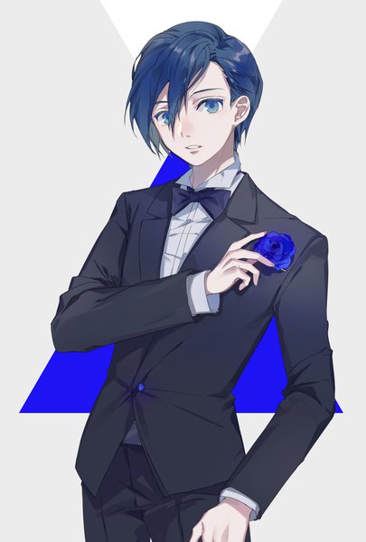 Anime-Bild 1181x1748 mit persona 3 persona arisato minato sanmen single tall image looking at viewer fringe short hair blue eyes hair between eyes blue hair grey background formal boy flower (flowers) bowtie rose (roses) blue rose