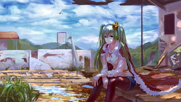 Anime picture 1943x1102 with vocaloid hatsune miku neko-mura ikkro single long hair looking at viewer highres wide image sitting twintails green eyes sky cloud (clouds) green hair girl plant (plants) pantyhose shorts cape grass