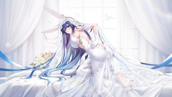 Anime-Bild 4000x2250 mit azur lane new jersey (azur lane) new jersey (snow-white ceremony) (azur lane) dust (394652411) single looking at viewer blush fringe highres breasts blue eyes light erotic smile hair between eyes wide image large breasts signed animal ears payot blue hair