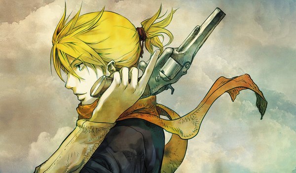 Anime picture 1749x1024 with vocaloid kagamine len nagimiso single highres short hair blue eyes blonde hair wide image green eyes sky cloud (clouds) ponytail profile light smile boy weapon scarf gun pistol