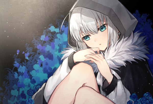 Anime picture 1471x1000 with fate (series) fate/grand order lord el-melloi ii case files gray (fate) coyucom single long hair fringe short hair hair between eyes sitting silver hair ahoge bent knee (knees) parted lips head tilt aqua eyes fur trim looking down dark background