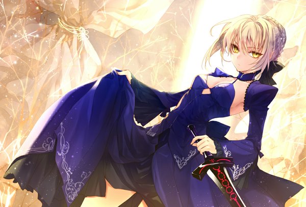 Anime picture 1000x677 with fate (series) fate/stay night studio deen type-moon artoria pendragon (all) saber saber alter ashita single looking at viewer short hair blonde hair yellow eyes girl dress bow weapon hair bow detached sleeves sword