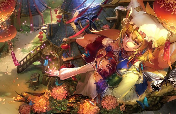 Anime picture 1532x1000 with touhou yakumo ran chen liduke looking at viewer short hair blonde hair smile red eyes multiple girls yellow eyes red hair cat girl fox girl girl dress flower (flowers) 2 girls petals insect