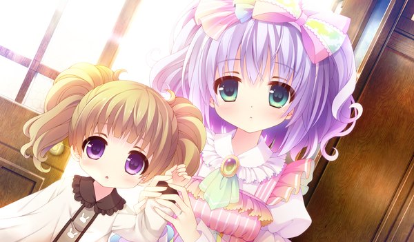 Anime picture 1024x600 with koisuru doll to omoi no kiseki ena (koisuru doll to omoi no kiseki) looking at viewer blush short hair blue eyes blonde hair wide image twintails purple eyes multiple girls blue hair game cg loli girl dress bow 2 girls hair bow frills