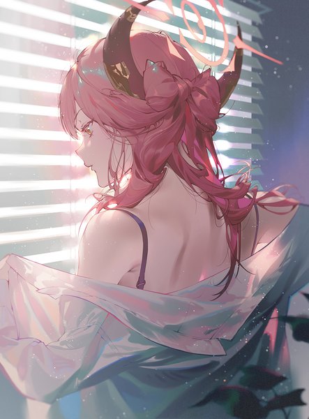 Anime-Bild 1108x1500 mit blue archive aru (blue archive) fajyobore single long hair tall image yellow eyes looking away pink hair upper body indoors profile horn (horns) dressing girl bow halo jalousie