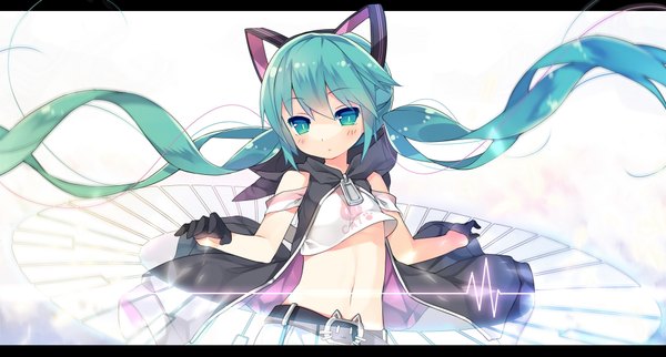 Anime picture 1920x1032 with vocaloid hatsune miku saru (longbb) single looking at viewer blush highres wide image very long hair aqua eyes aqua hair midriff letterboxed girl gloves navel black gloves belt cloak