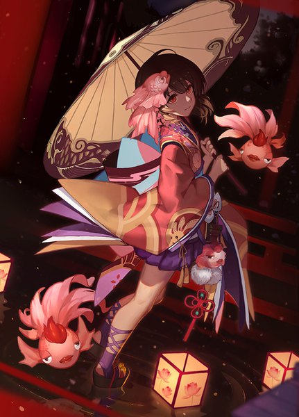 Anime picture 700x975 with onmyoji kagura (onmyoji) duo rui mi fa suo single tall image looking at viewer fringe short hair red eyes brown hair ahoge bent knee (knees) looking back night wide sleeves girl hair ornament umbrella lamp oriental umbrella