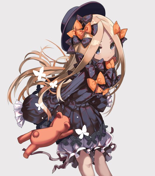 Anime picture 876x1000 with fate (series) fate/grand order abigail williams (fate) shino (eefy) single long hair tall image blue eyes simple background blonde hair looking away long sleeves grey background leaning leaning forward girl dress bow hair bow hat