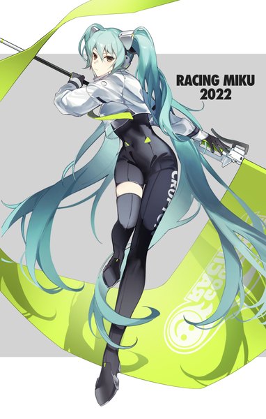 Anime picture 2666x4192 with vocaloid goodsmile racing hatsune miku racing miku racing miku (2022) kanvien single tall image highres simple background twintails full body bent knee (knees) very long hair aqua hair grey background zettai ryouiki character names 2022 girl