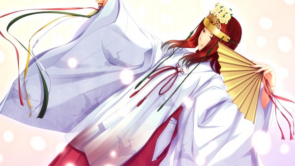 Аниме картинка 1280x720 с suika niritsu (game) длинные волосы красные глаза широкое изображение game cg красные волосы традиционная одежда японская одежда мико девушка колокольчик бубенец kagura suzu chihaya (clothing)
