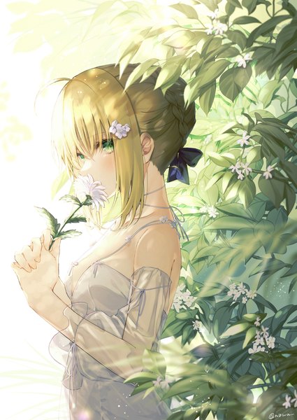 Anime picture 2508x3541 with fate (series) fate/stay night artoria pendragon (all) saber nozawa noko single tall image fringe highres short hair blonde hair hair between eyes standing holding green eyes payot looking away upper body ahoge hands clasped