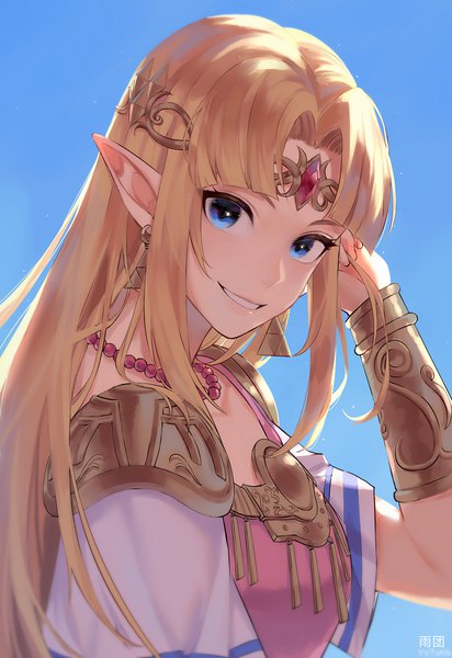 イラスト 1486x2160 と ゼルダの伝説 大乱闘スマッシュブラザ nintendo ゼルダ姫 liyuchen1126 ソロ 長髪 長身像 カメラ目線 前髪 青い目 simple background 金髪 笑顔 upper body head tilt エルフ耳 teeth short sleeves grin