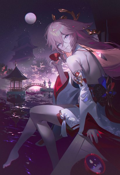 Anime-Bild 1031x1500 mit genshin impact yae miko fajyobore single long hair tall image looking at viewer fringe smile hair between eyes purple eyes holding animal ears pink hair bent knee (knees) outdoors traditional clothes parted lips japanese clothes barefoot