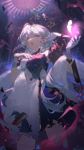 Anime-Bild 1080x1920 mit honkai: star rail honkai (series) robin (honkai: star rail) niqiusama single long hair tall image fringe breasts open mouth standing bare shoulders green eyes looking away silver hair :o from below fur trim torn clothes hand on chest
