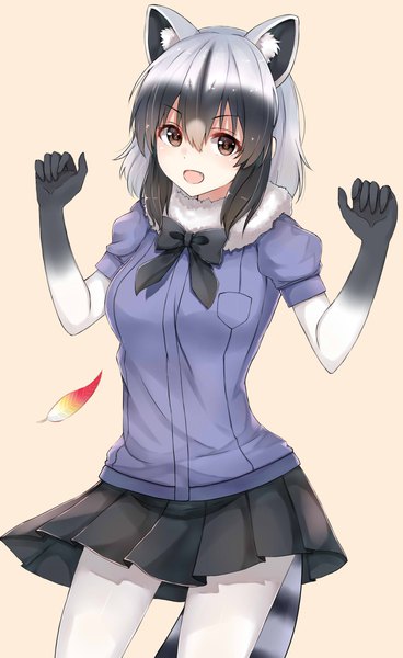 Anime-Bild 1353x2205 mit kemono friends common raccoon (kemono friends) ym (distance819) single tall image looking at viewer fringe short hair open mouth simple background hair between eyes brown eyes animal ears silver hair tail animal tail pleated skirt multicolored hair puffy sleeves raccoon ears