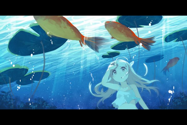 Anime picture 1500x1000 with original ika (xdrizzlex) long hair ahoge white hair sunlight :o grey eyes sleeveless letterboxed looking up hand on head underwater girl plant (plants) animal leaf (leaves) bubble (bubbles) fish (fishes) blouse