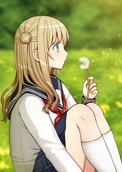 Anime picture 707x1000 with original clarinet (natsumi3230) single long hair tall image fringe blue eyes blonde hair sitting holding looking away bent knee (knees) outdoors profile pleated skirt hair bun (hair buns) depth of field girl skirt uniform