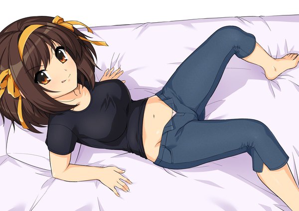 Anime picture 1200x849 with suzumiya haruhi no yuutsu kyoto animation suzumiya haruhi haruhisky single looking at viewer fringe short hair breasts light erotic simple background smile brown hair white background brown eyes bent knee (knees) barefoot from above bare belly shadow