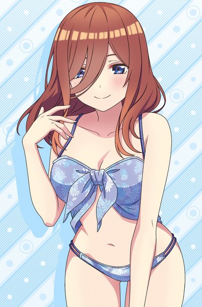 Anime-Bild 1283x1946 mit go-toubun no hanayome nakano miku single long hair tall image looking at viewer blush fringe breasts blue eyes light erotic simple background brown hair large breasts standing cleavage hair over one eye official art floral print blue background