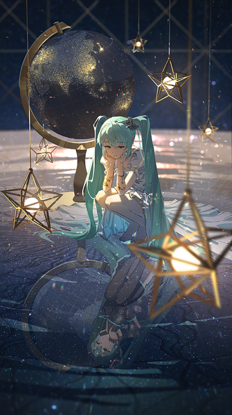 Anime picture 957x1716 with vocaloid hatsune miku agas (vpwt7475) single tall image fringe hair between eyes twintails full body very long hair aqua eyes aqua hair reflection squat head rest different reflection girl star (symbol) globe