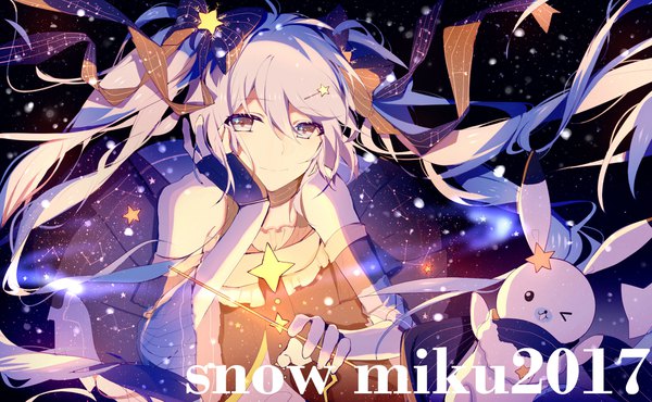 イラスト 1948x1204 と ボーカロイド star night snow (vocaloid) 初音ミク 雪ミク ラビット・ユキネ 雪ミク2017 lococo:p カメラ目線 前髪 highres hair between eyes wide image ツインテール holding 銀髪 very long hair pleated skirt one eye closed ウィンク wide sleeves