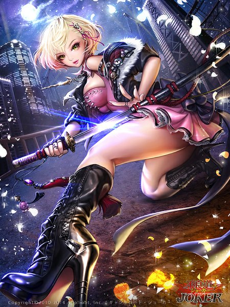 Anime picture 600x800 with joker ~gang road~ dadachyo single tall image looking at viewer short hair light erotic blonde hair standing holding green eyes pink hair bent knee (knees) ass pleated skirt multicolored hair fingernails light smile night open clothes