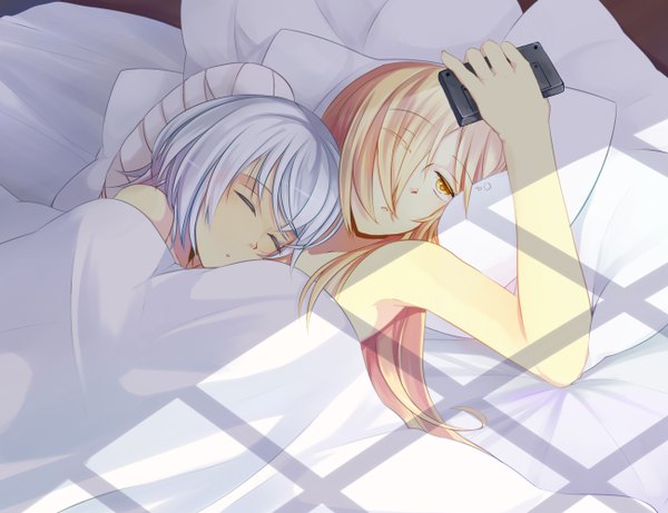 Anime picture 1300x1000 with binbougami ga! sakura ichiko momiji (binbougami ga!) hinagi (fox priest) long hair fringe short hair blonde hair multiple girls yellow eyes silver hair lying eyes closed hair over one eye shoujo ai sleeping girl 2 girls pillow blanket